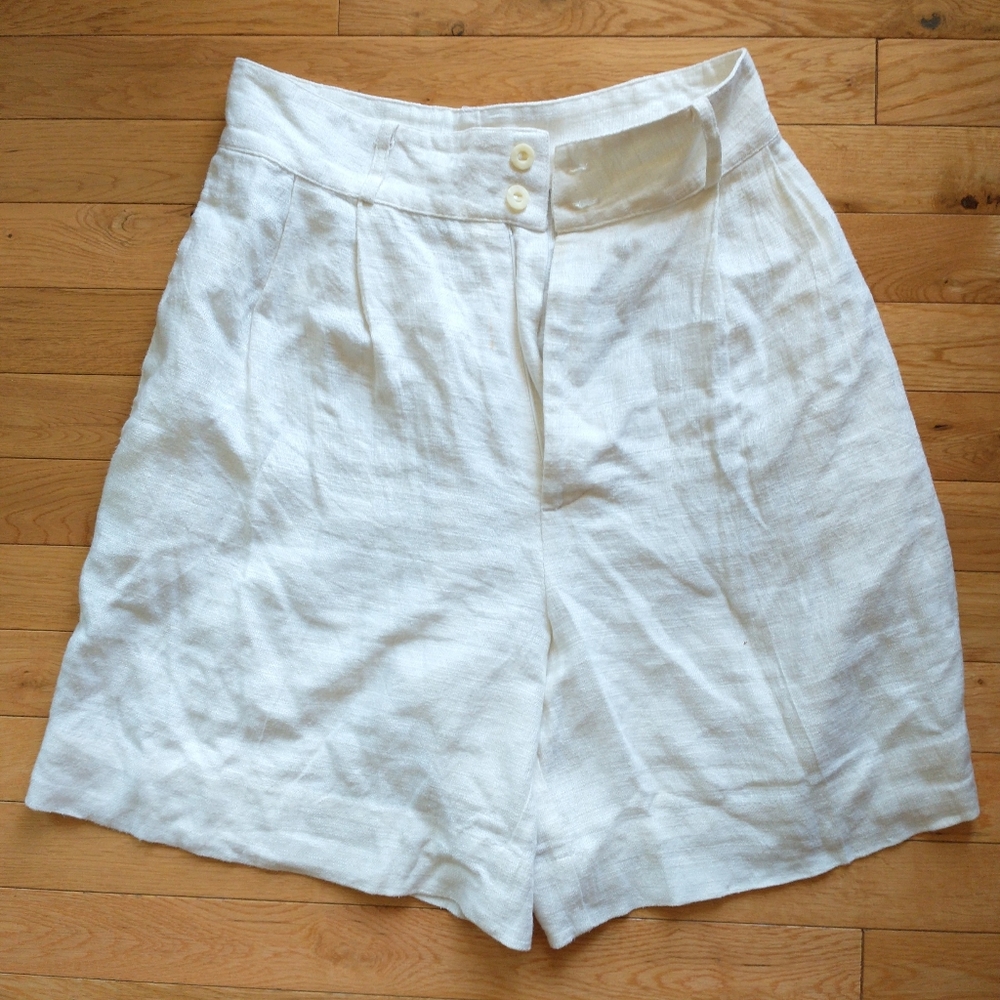 Vintage White Bermuda Shorts 9/10